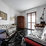 232b - A Casa Di Rita, Centro Citta, 150metri Dalla E Dal Mare Daire